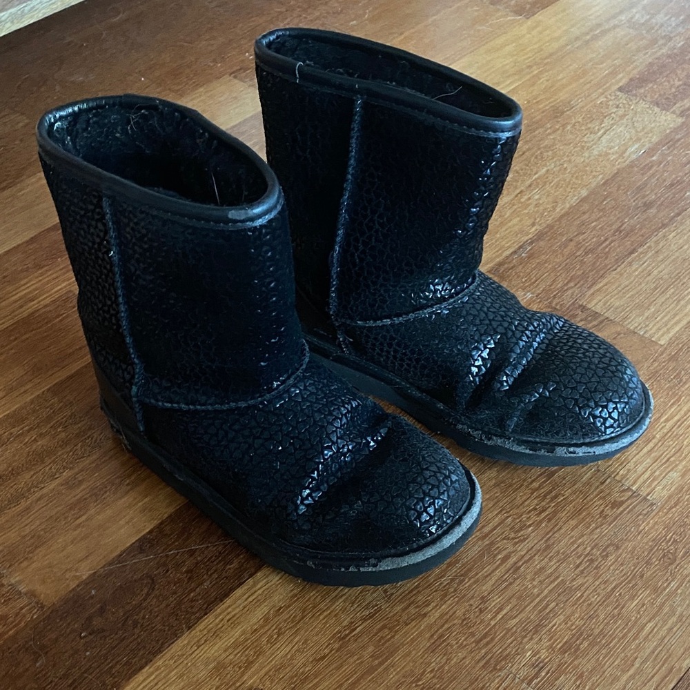 UGG Black Textured Hearts Kids Boots